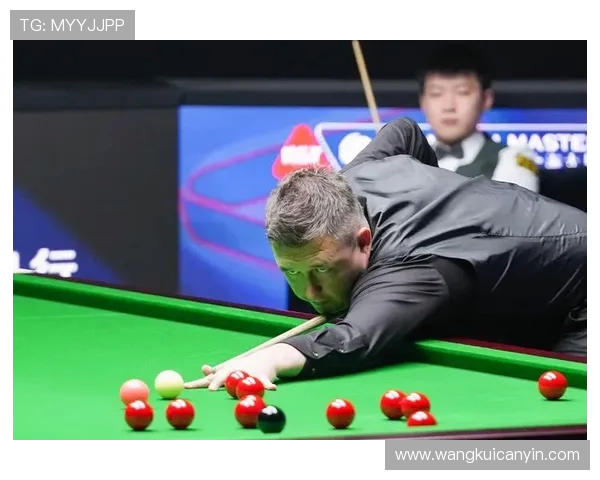 上海足球队在大师赛积分榜上以90分稳居第一名展现强大实力