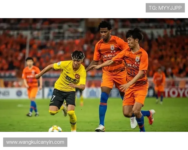 广州足球队在杯赛中的灵活战术与应变能力深度解析